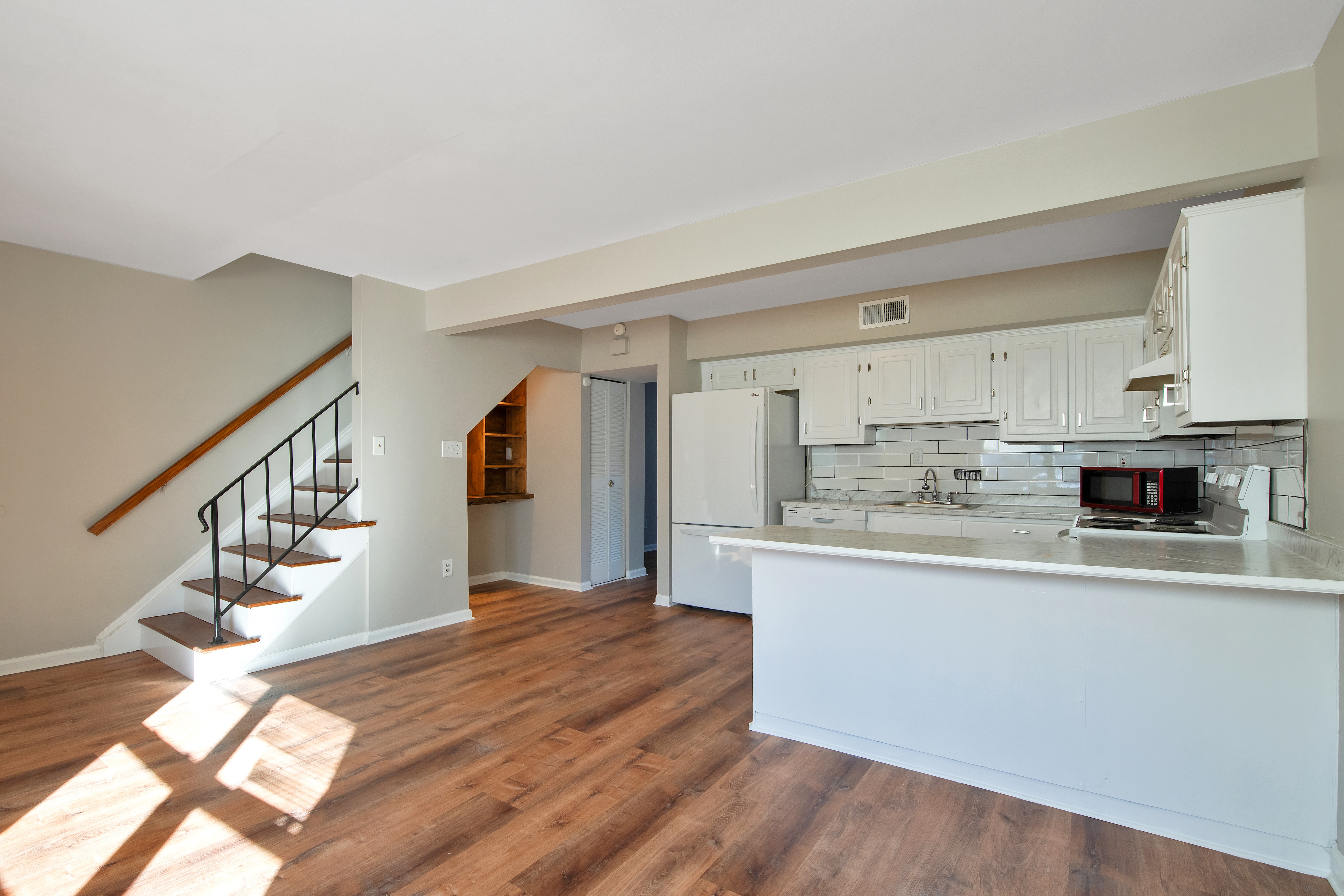 High-resolution interior photo included with standard rental listing materials